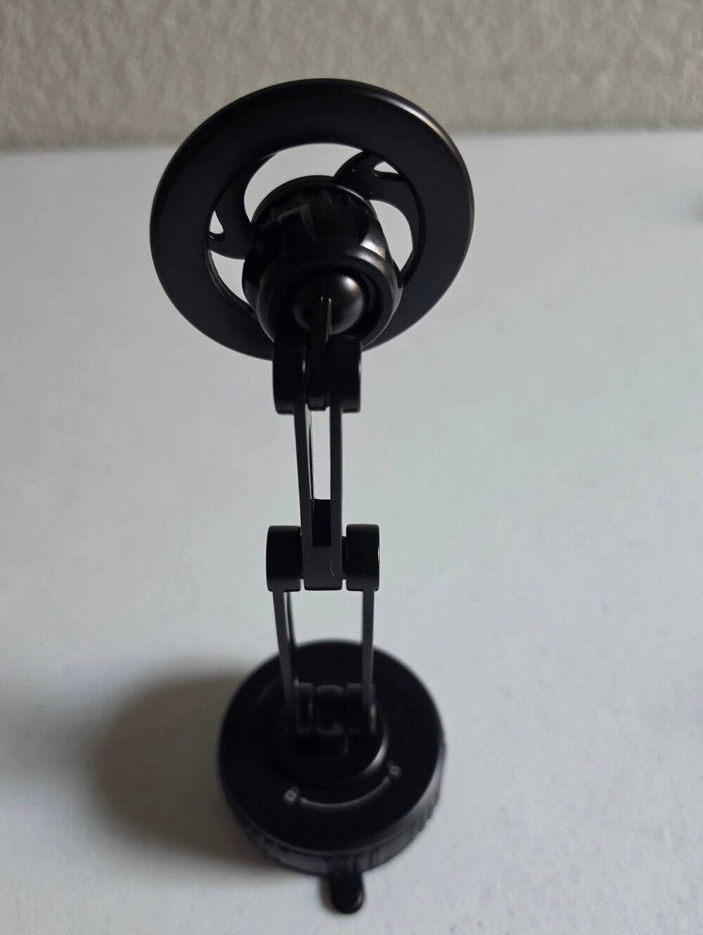Adjustable and Rotating 360 Magnetic Suction Phone Mount - Picture 6 of 11